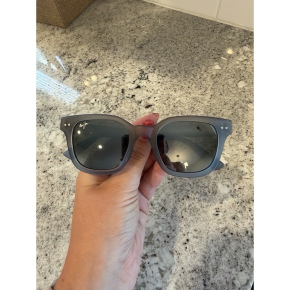 Maui Jim Shore Break NEW Matte Translucent Blue Grey Square Sunglasses MJ822-06M main image 5